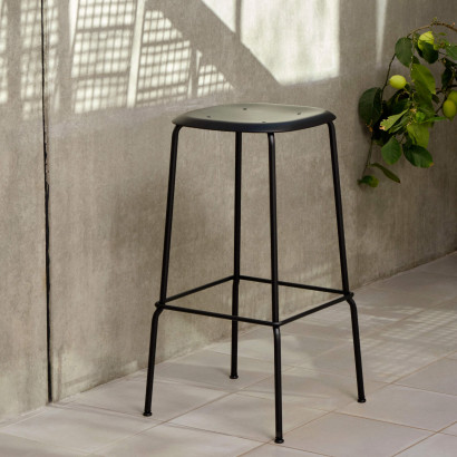 Soft Edge P85 Bar Stool